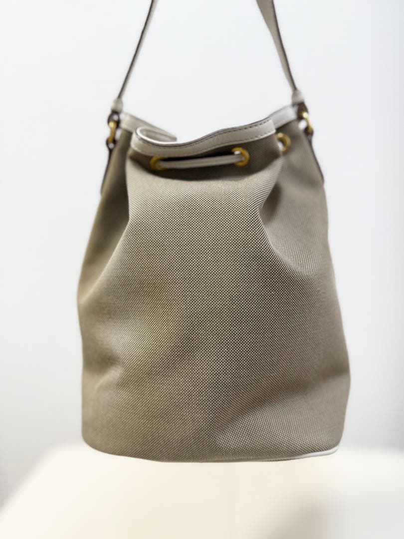 ⭐︎ムッシュ⭐︎PRADA ベージュ バケットバッグ