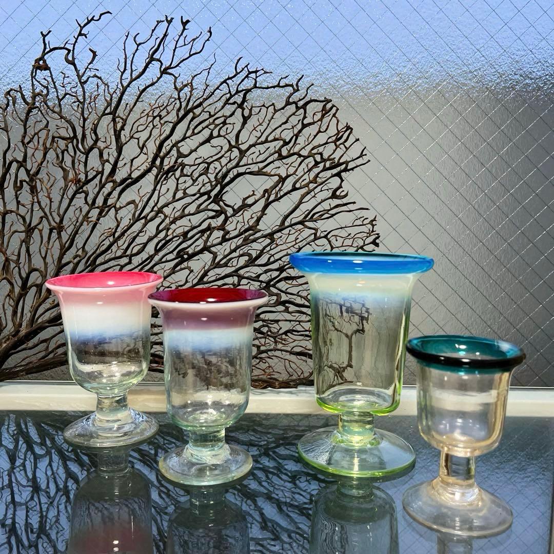 骨董　時代ガラス　超希少！　水色乳白暈し　ベル型　若草色ガラス　氷コップ