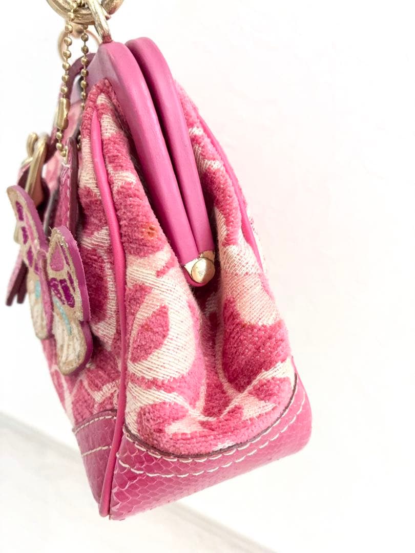 COACH バタフライ　蝶々　バッジ　チャーム　バッグ　ピンク