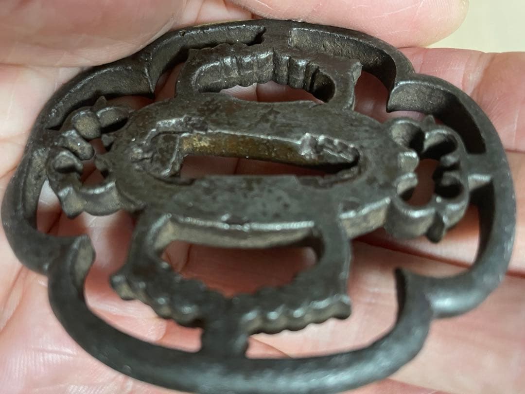 鍔　透かし鍔　鉄地　刀装具