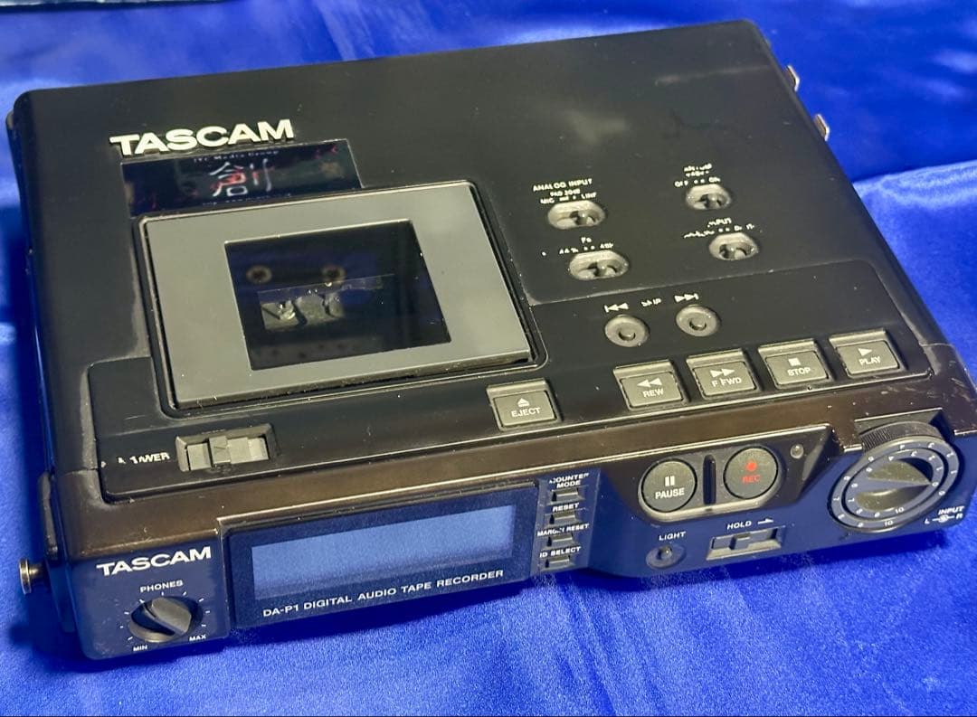 TASCAM プロ用ポータブルDATの名機　DA-P1 本体＋電源アダプター