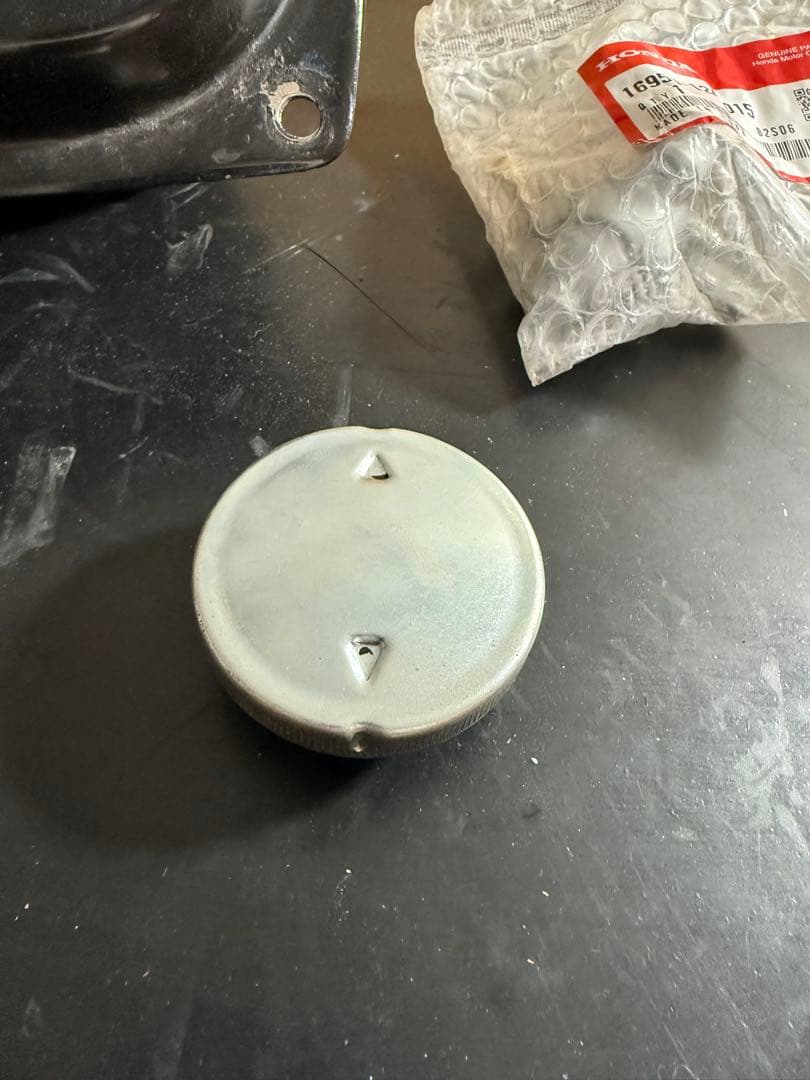 シャリー　純正タンク　新品コック　新品キャップ