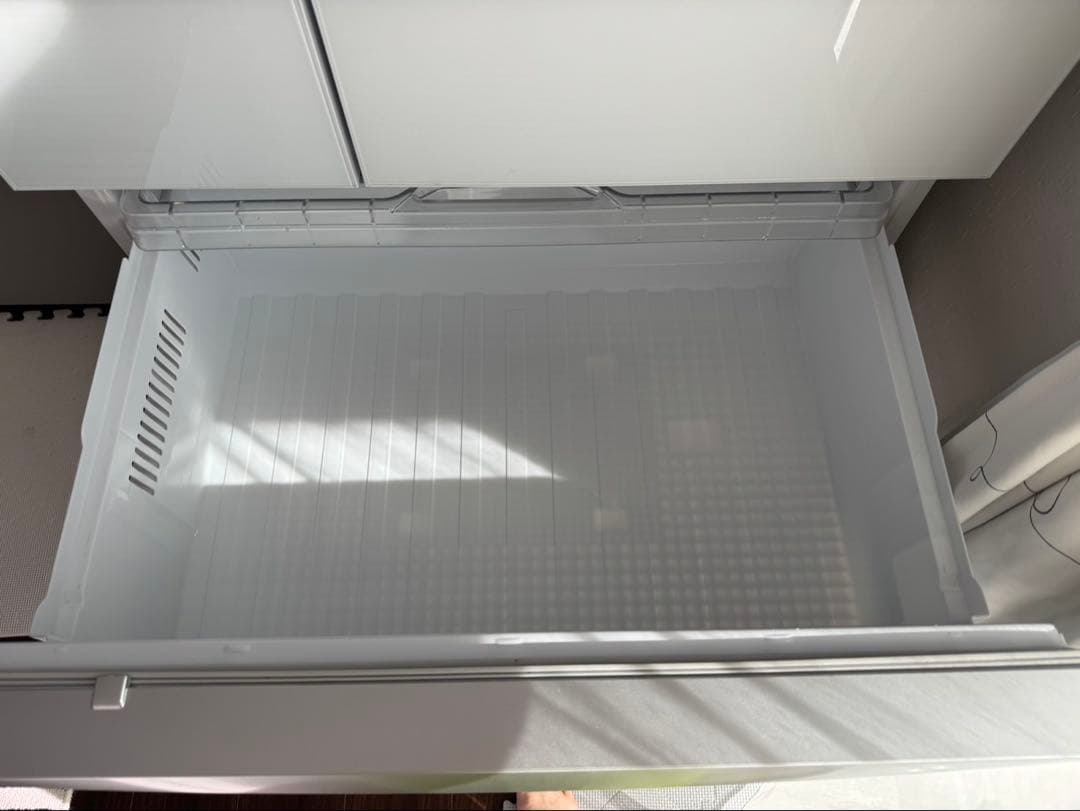 Maoママ専用 MITSUBISHI MR-WX70E-W 冷蔵庫 大型700L