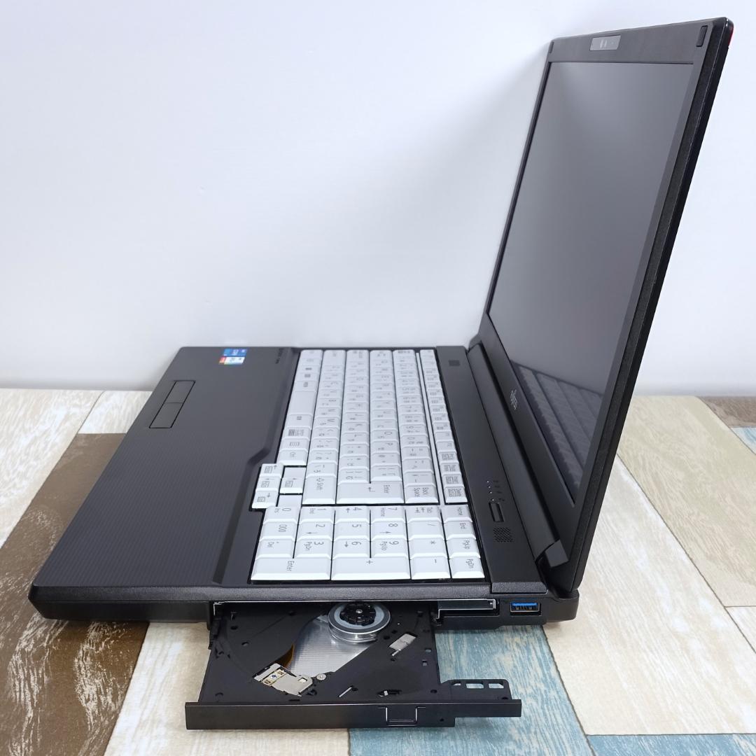 超高速大容量新品ＳＳＤ１ＴＢ搭載✨美品の２０２３年製✨１２世代ｉ５に大容量メモリ