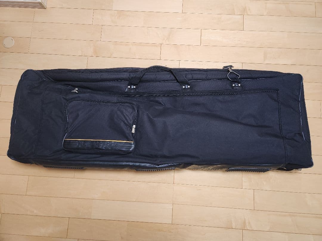 訳あり　Roland FA-08 88鍵 シンセサイザー ケース付　ローランド