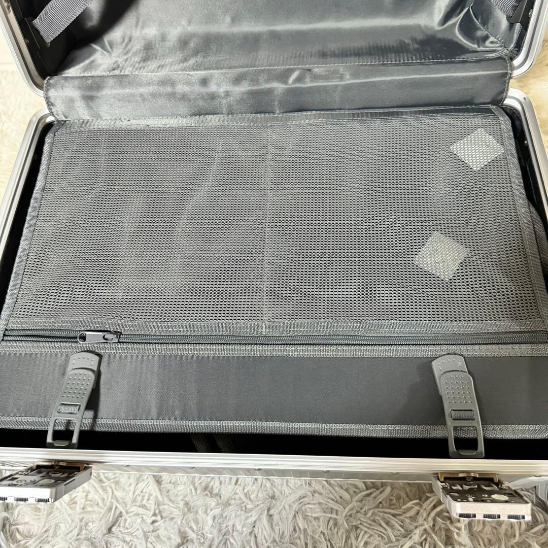 未使用級✨aucentic キャリーケース　スーツケース　アルミ　トロリーケース