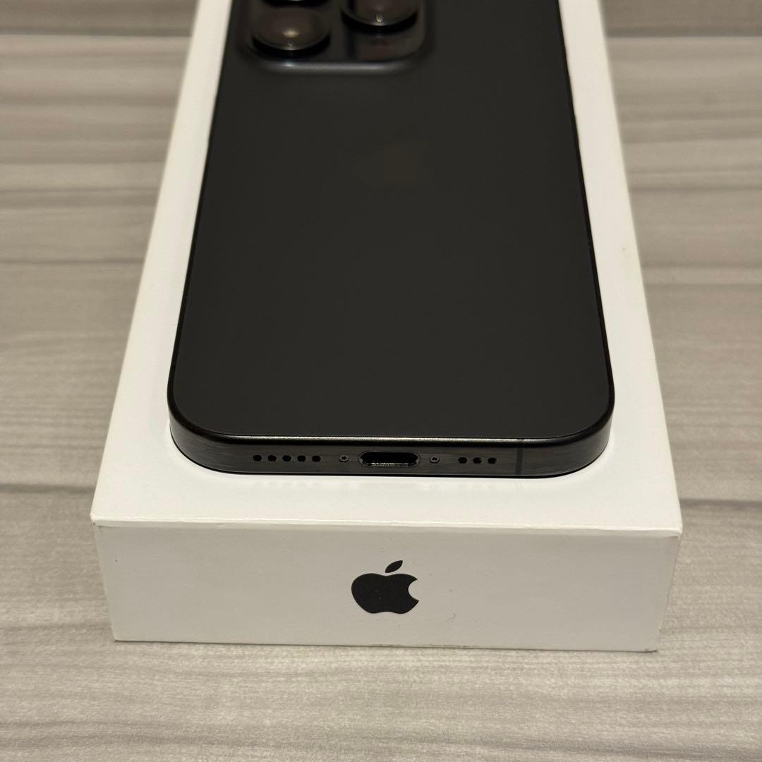 iPhone15 Pro 256GB simフリー ブラックチタニウム