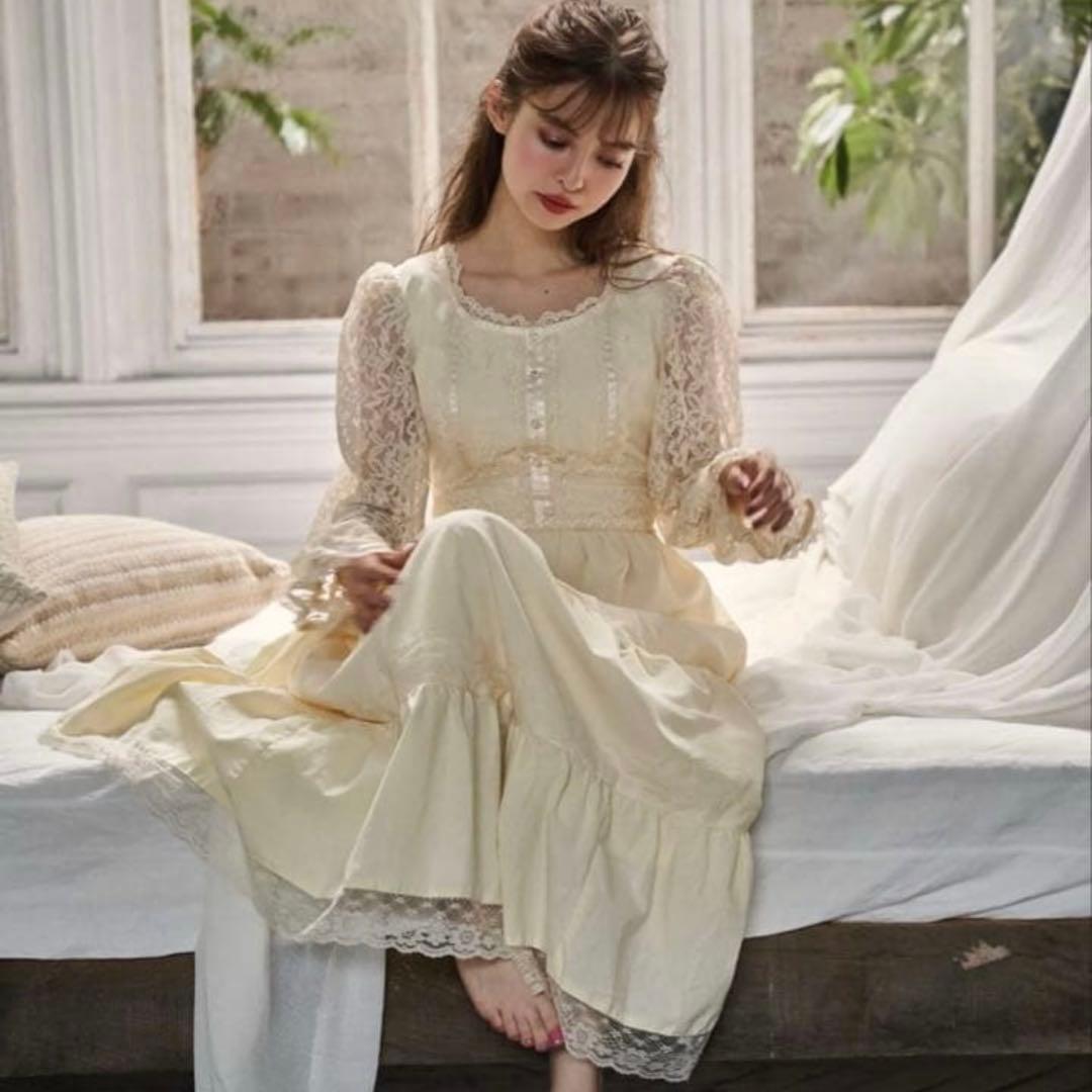 TreatÜrself special Vintage dress