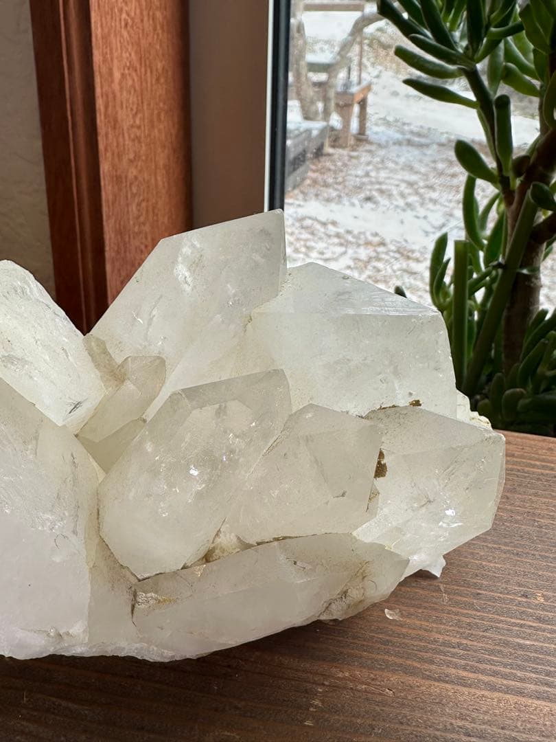 【水晶クラスター】1.2キロの迫力のクリスタル！浄化　魔除け　御守り
