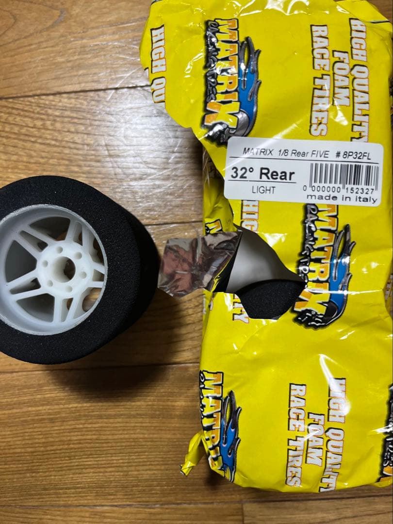 ラジコン　マトリックス製　1/8 GPレーシング　リアタイヤ　32 新品未開封