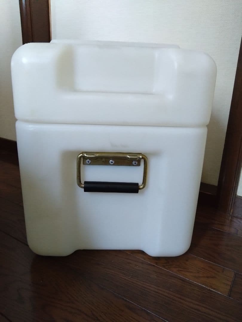 米海軍放出品 ハードケース防水防塵 REUSABLE CONTAINER 白