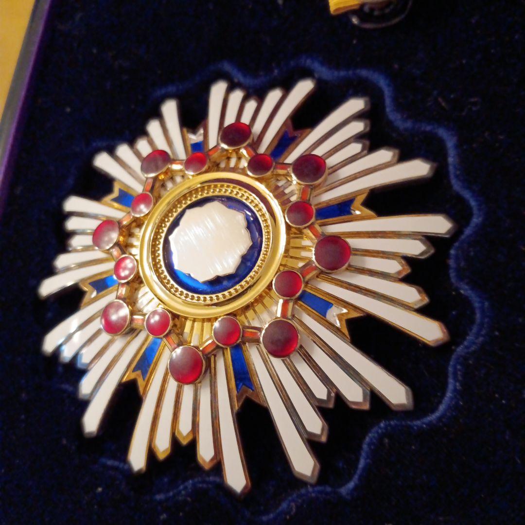 【レア 美品】勲二等瑞宝章 明治勲章 平成初期タイプ 純銀製 徽章 勲章