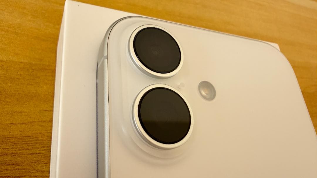 iPhone16 128GB ホワイト simフリー バッテリー100%