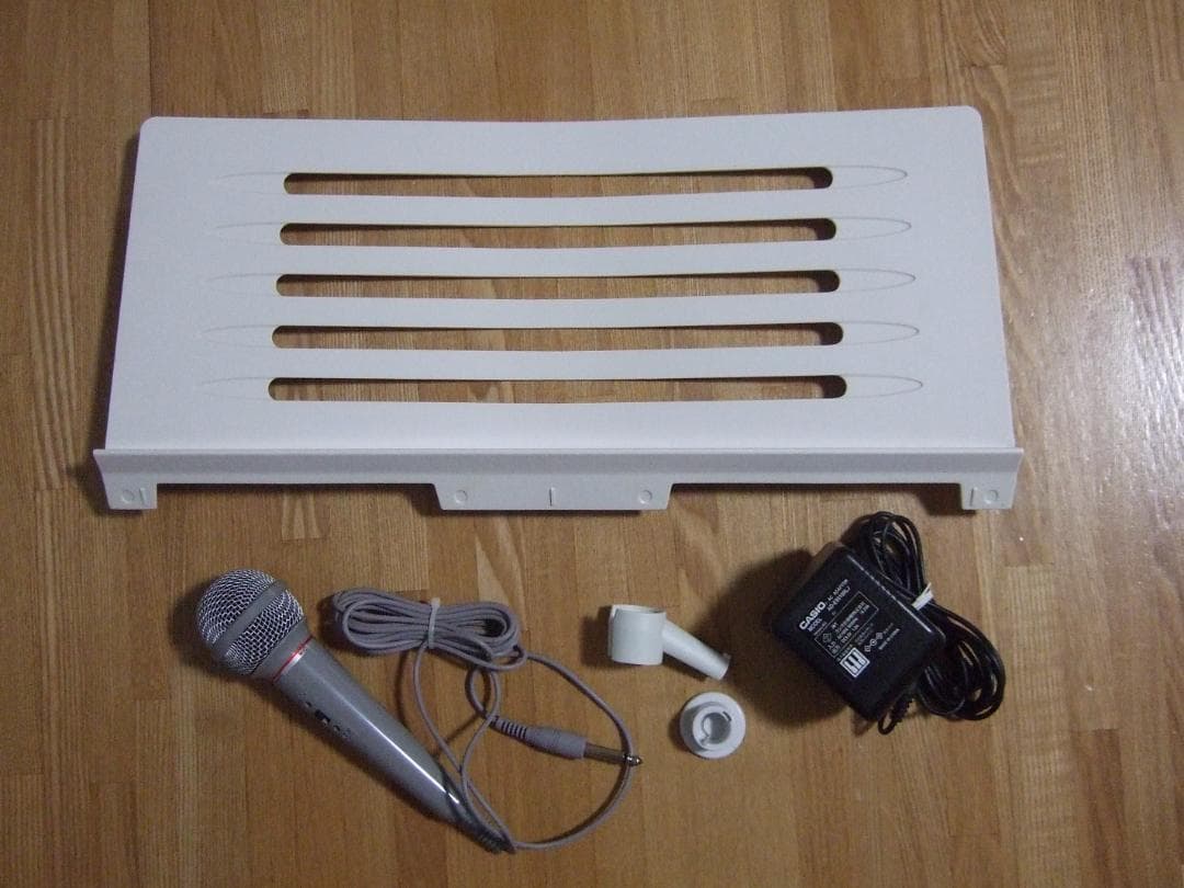 CASIO LK-211 電子ピアノ・キーボード ルーチェ 光ナビ 送料込み