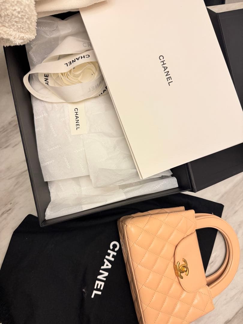 CHANEL ベージュ キルティング ハンドバッグ