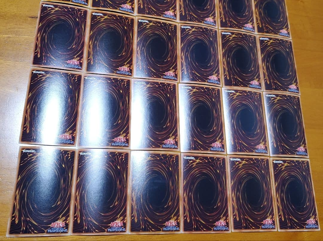 遊戯王　まとめ売り　シューティングスタードラゴン　超銀河眼の光子竜　他30枚