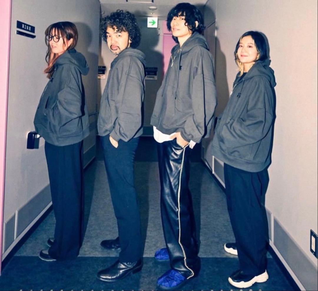 #room665 2024 ZIP UP HOODIE (BLACK）