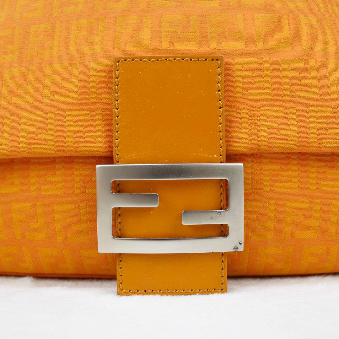 レア色　Fendi FFロゴ マンマバケット　オレンジショルダーバッグ