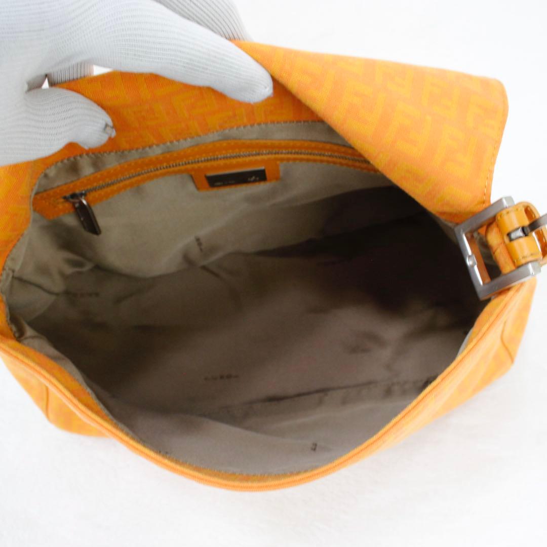 レア色　Fendi FFロゴ マンマバケット　オレンジショルダーバッグ