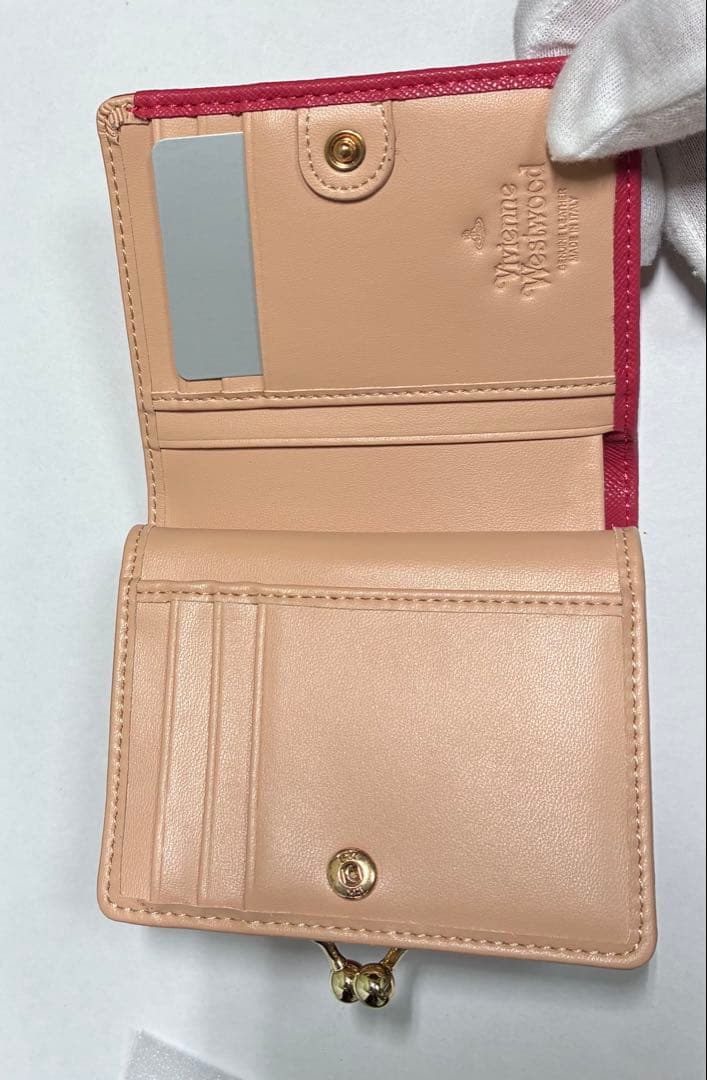 オシャレ【新品】　Vivienne Westwood　二つ折り財布 ピンク