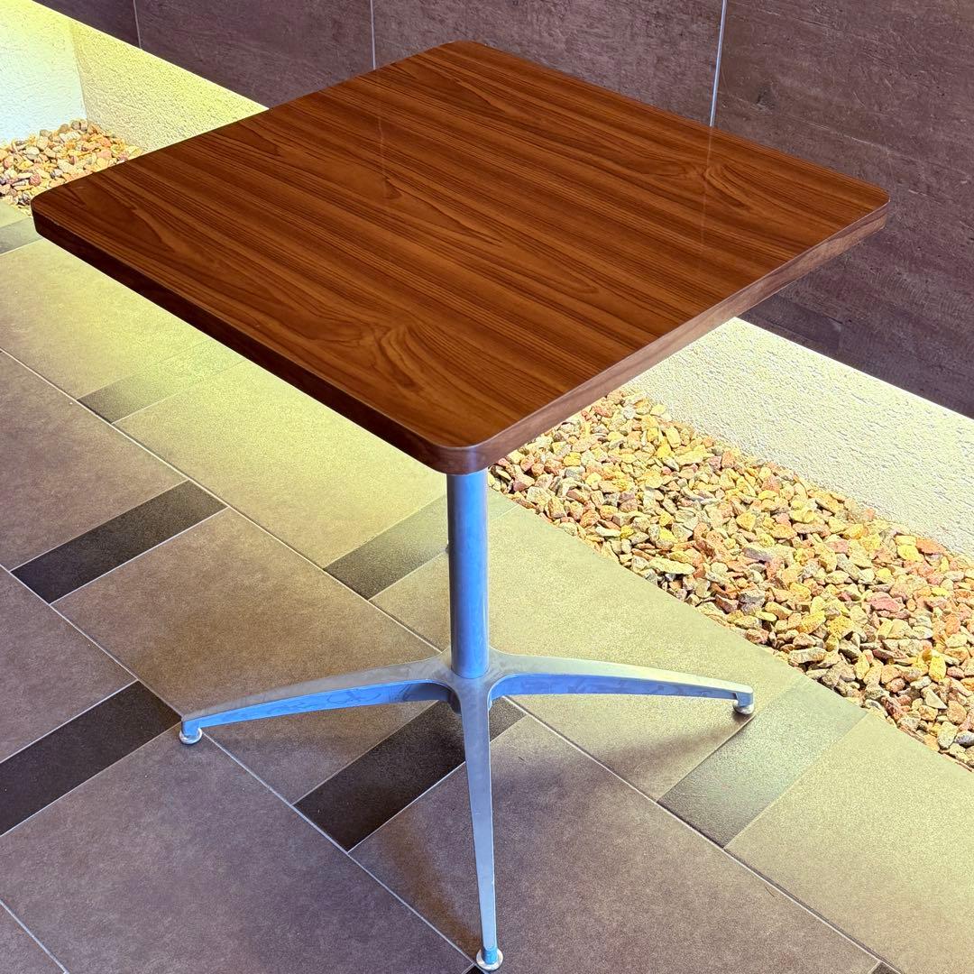 正方形　カフェテーブル ブラウン 木目調 シルバー