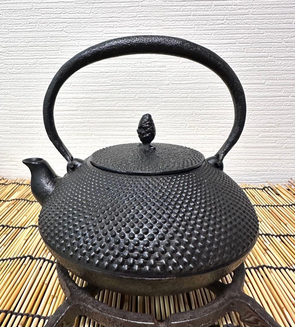 未使用品　南部照光堂造　鍛治打鉉　１０型アラレ　南部鉄瓶　ななここ様　売約済み