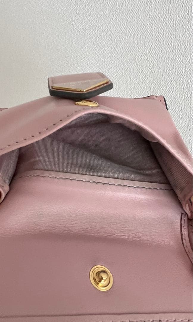 【確約】PRADA 人気の二つ折り財布 グレー/ピンク