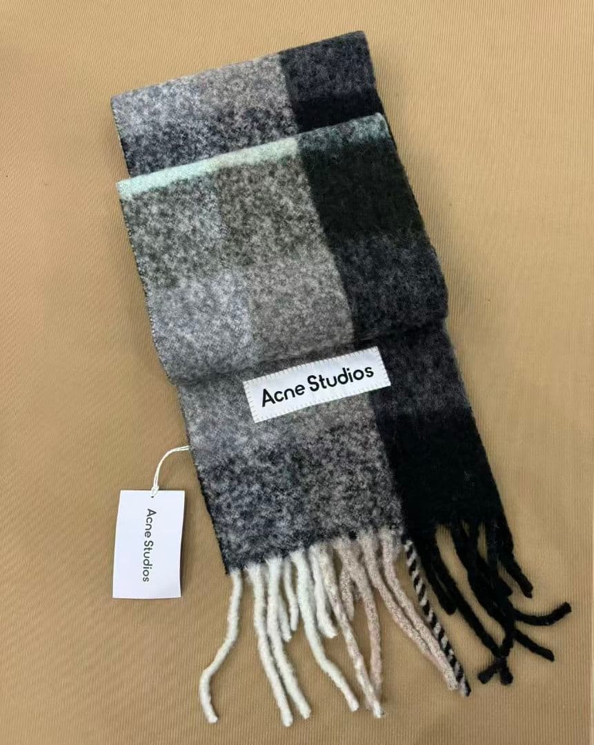 ソ*ン様 Acne Studios グレー系チェックマフラー