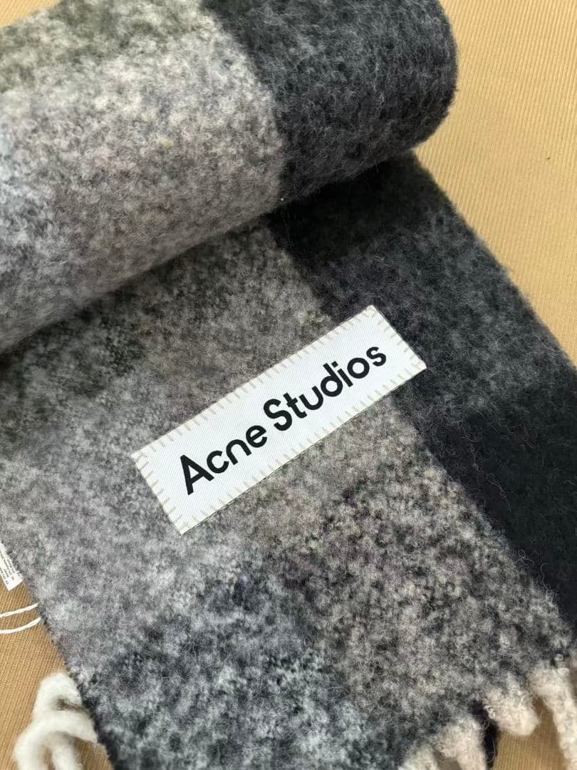 ソ*ン様 Acne Studios グレー系チェックマフラー