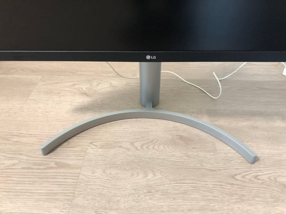 【美品】LG 27UL550-W 27インチ 4K HDR IPS液晶