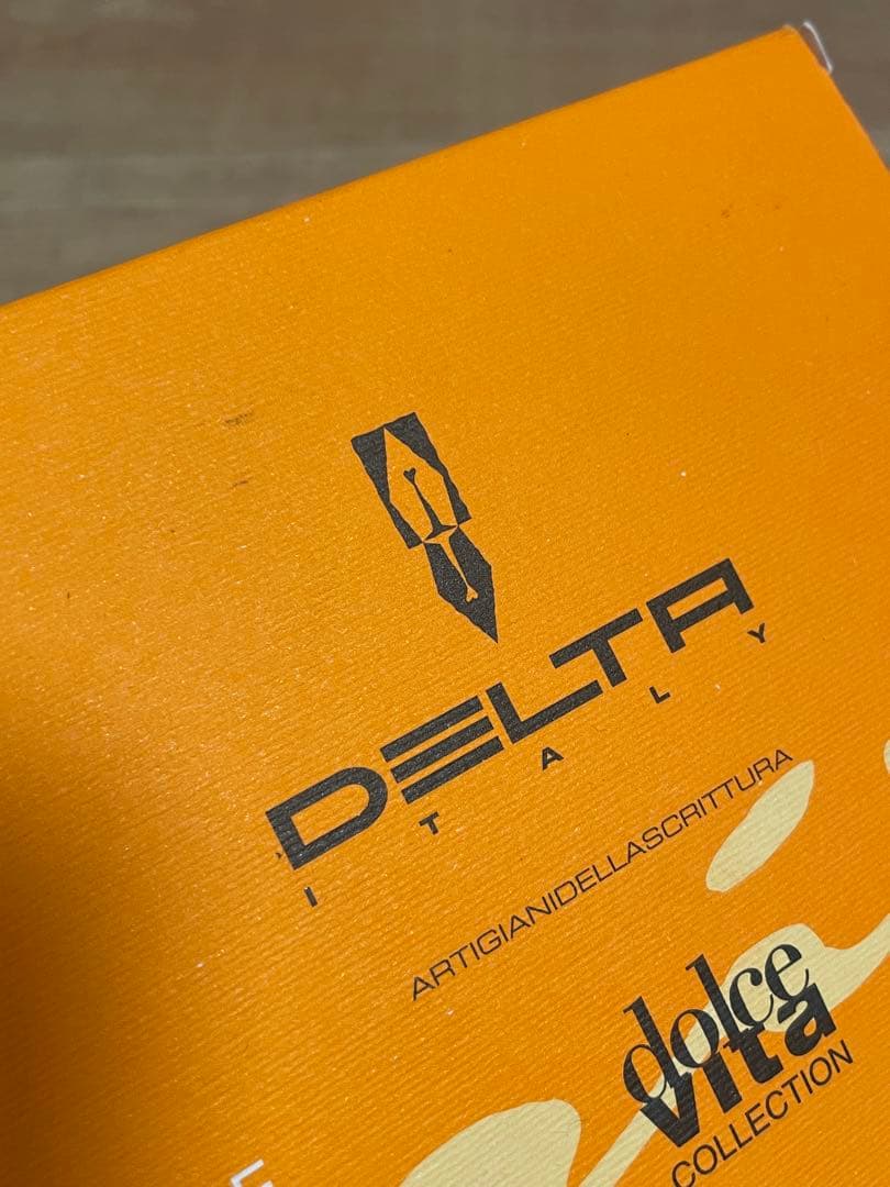 大*輔様 【美品】万年筆 デルタ ドルチェビータ ミィディアム スティログラフィ