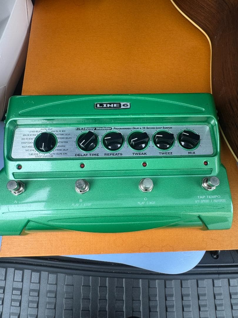 LINE 6 DL4 Delay Modeler グリーン アダプター無し