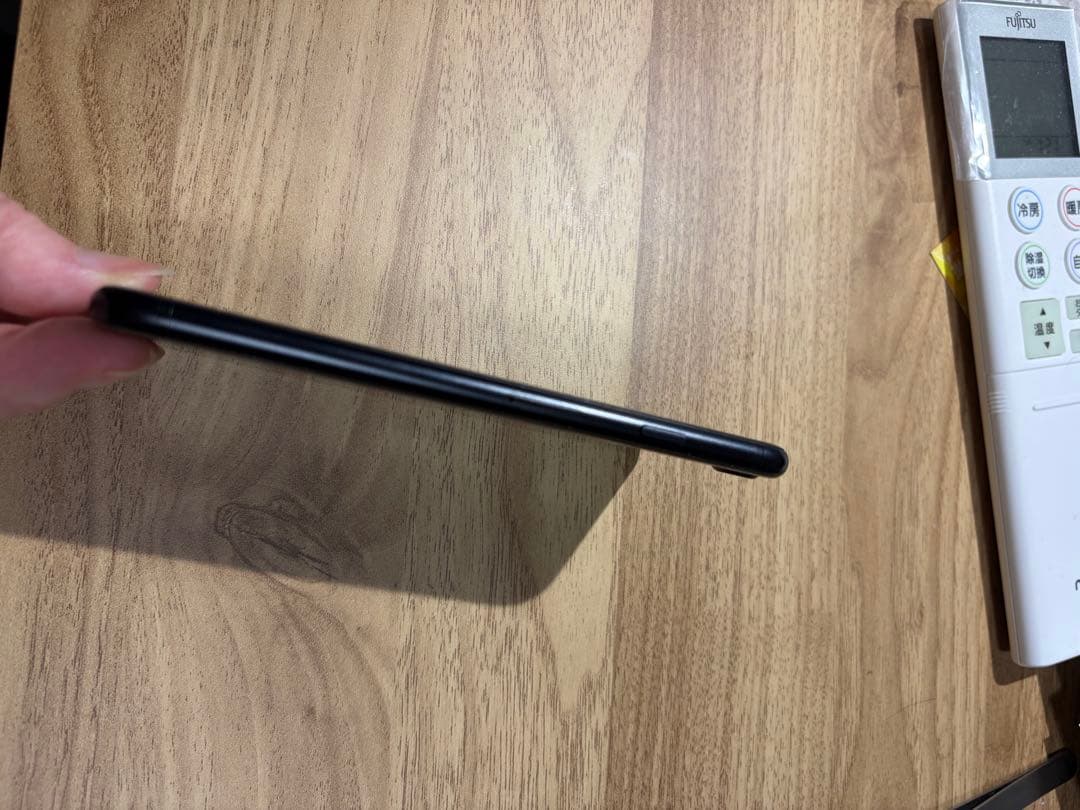 【美品】Apple iPhone SE (第2世代) ブラック　256GB