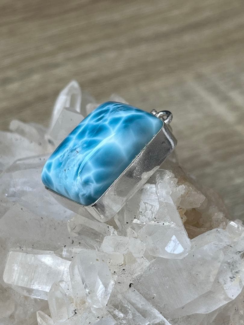 天然石ラリマー☆高品質！スクエア型ペンダントトップ☆濃い！ブルー＆模様が美しい！