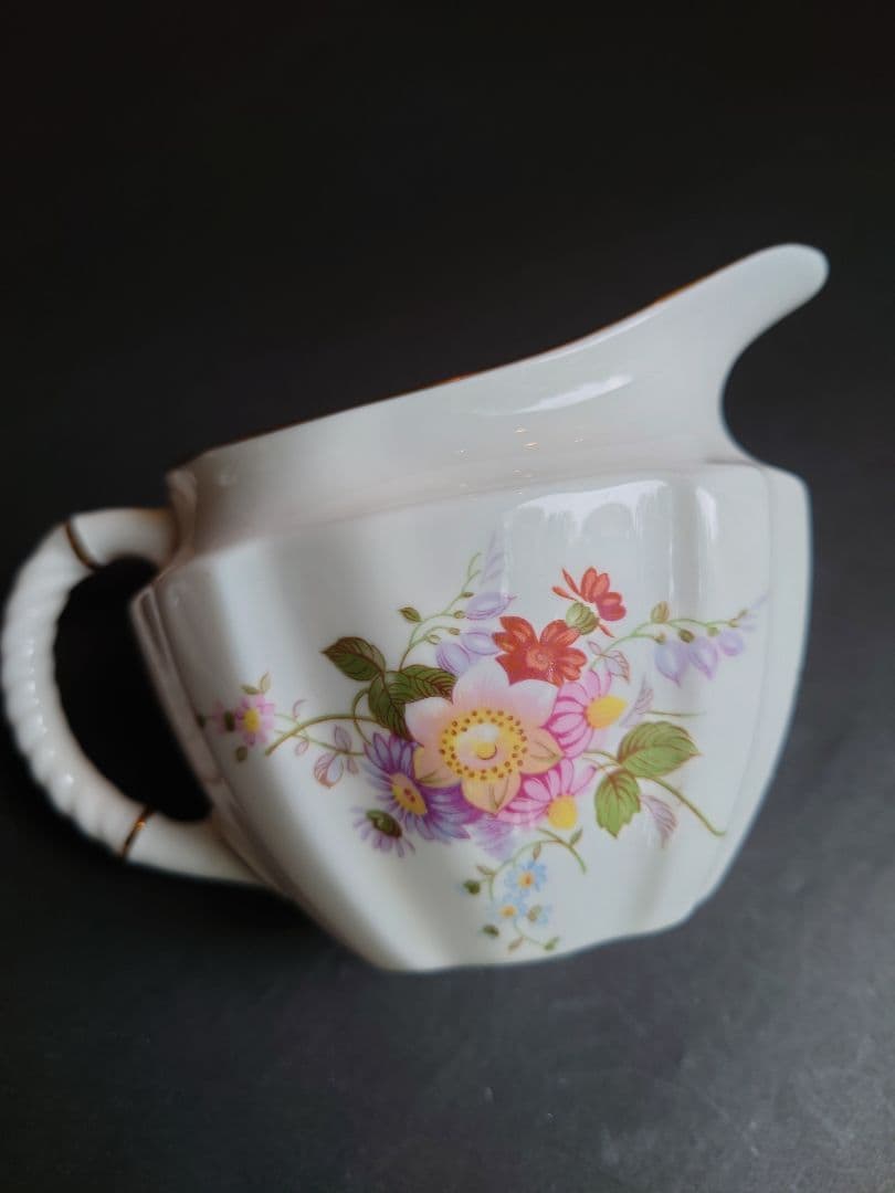 ロイヤル・クラウンダービー　ボーンチャイナ　ティストレーナー＆ミルクポット