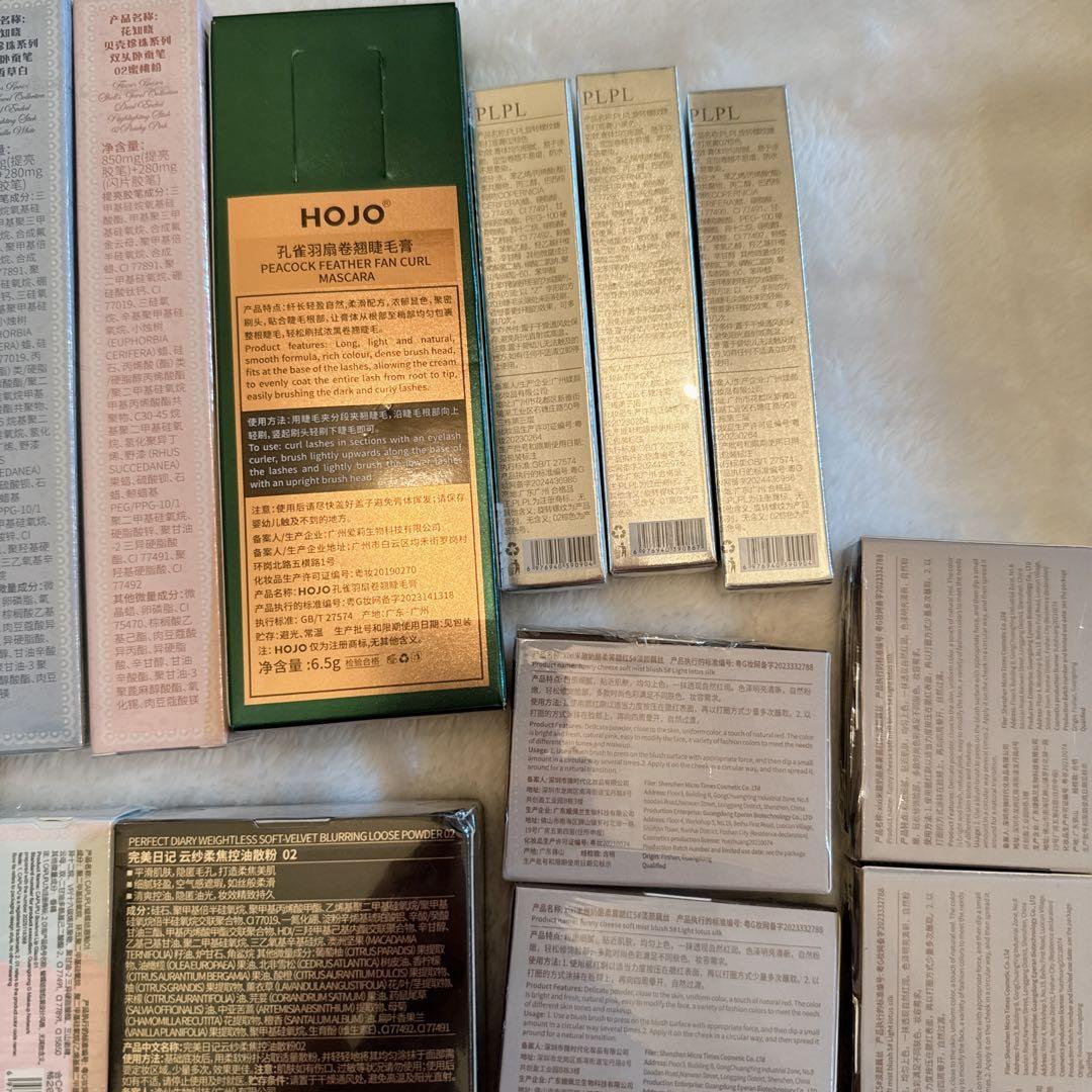 メイク リップ アイシャドウまとめ売り 58点 、ブレスレット