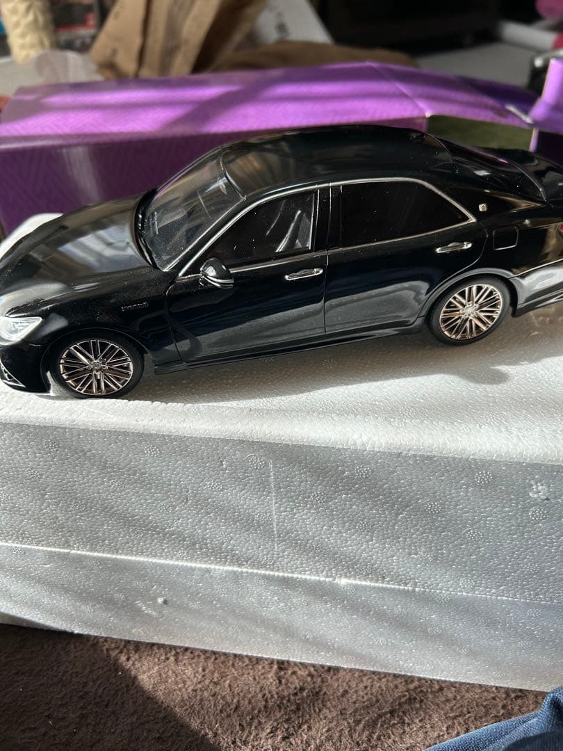 KYOSHO samurai クラウンアスリート G ハイブリッド 1/18×2