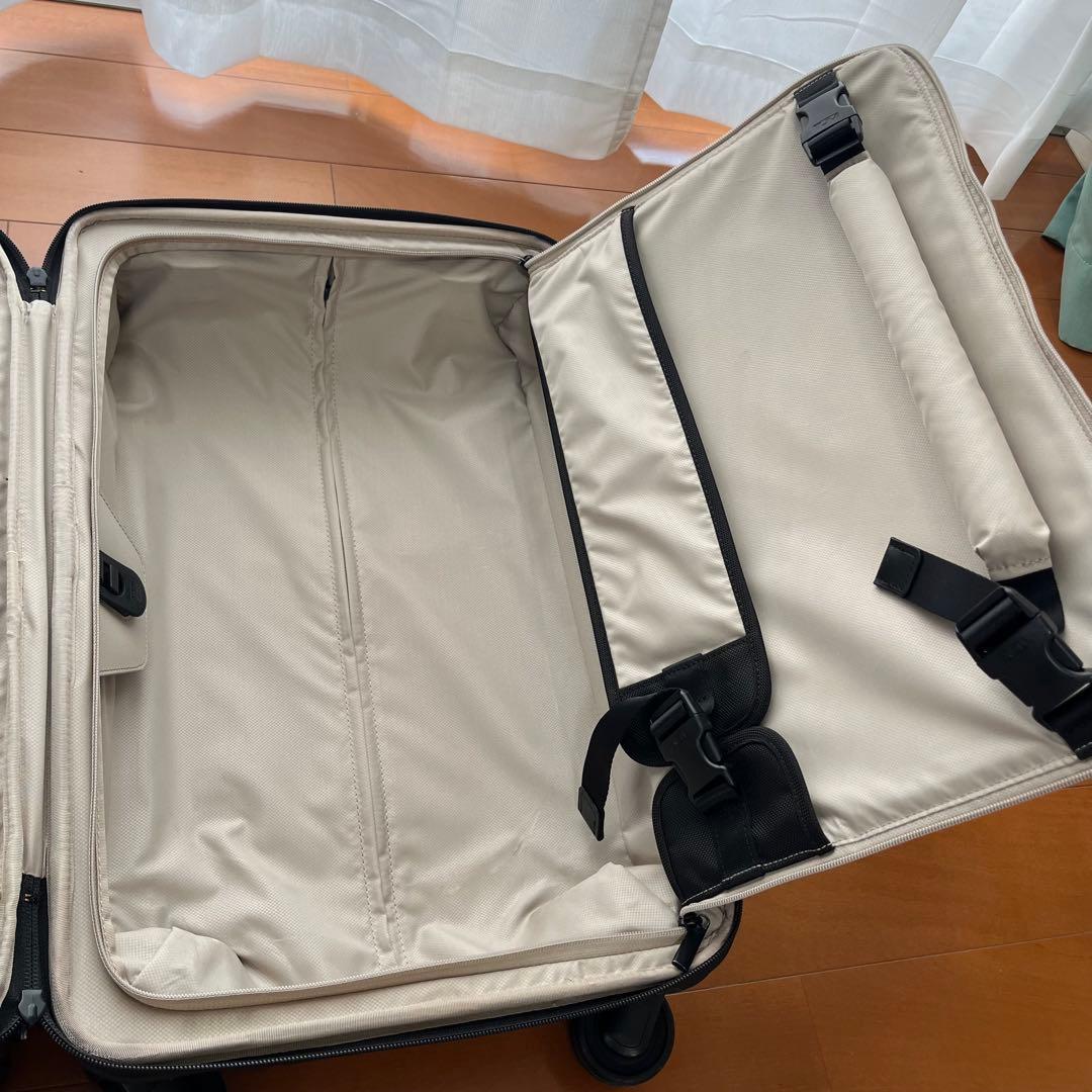 TUMI ALPHA インターナショナル デュアルアクセス ブラックゴールド