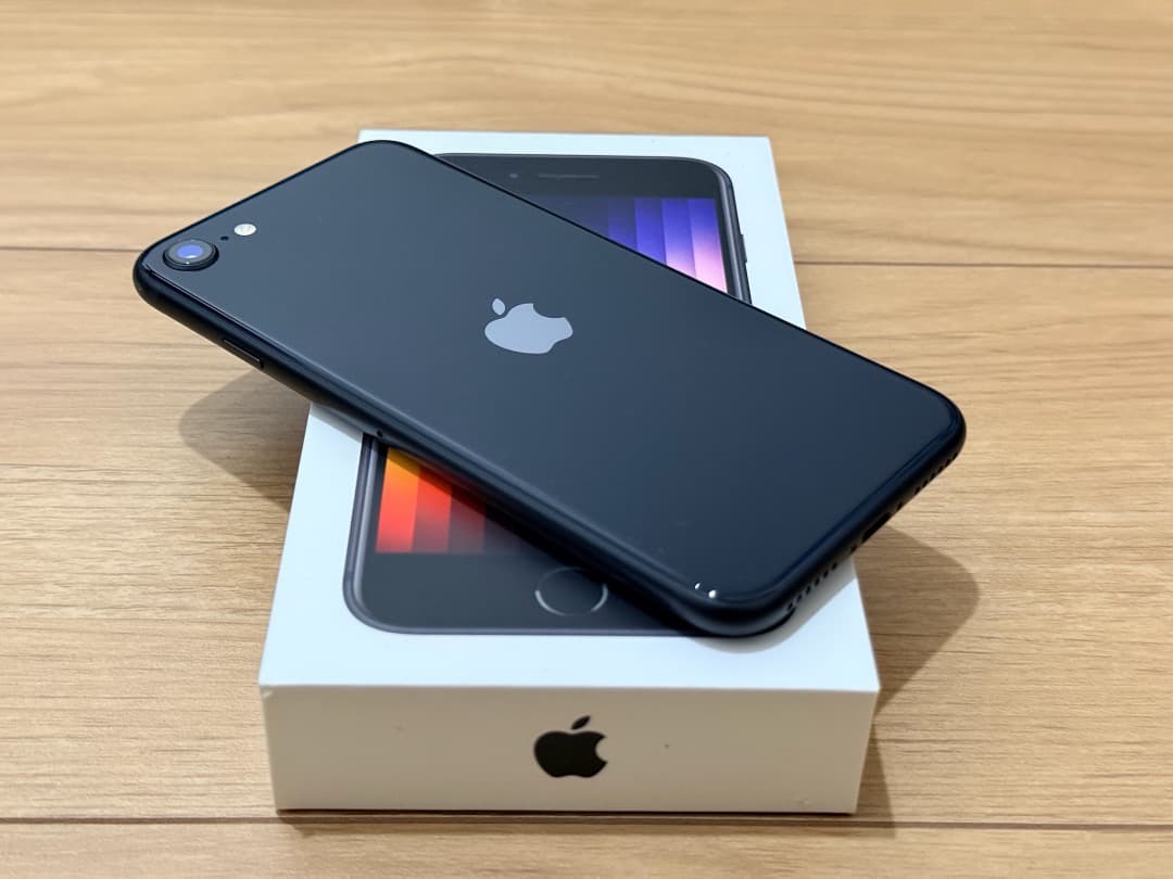 美品！iPhone SE 第3世代 128GB SIMフリー黒 MMYF3J/A