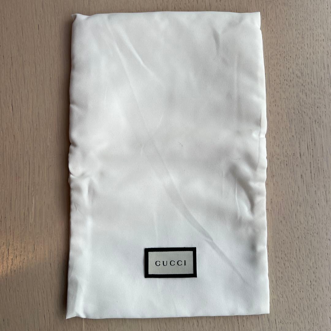 最終価格・GUCCIレザー 二つ折り財布モーブピンク色GGロゴ入り新品未使用美品