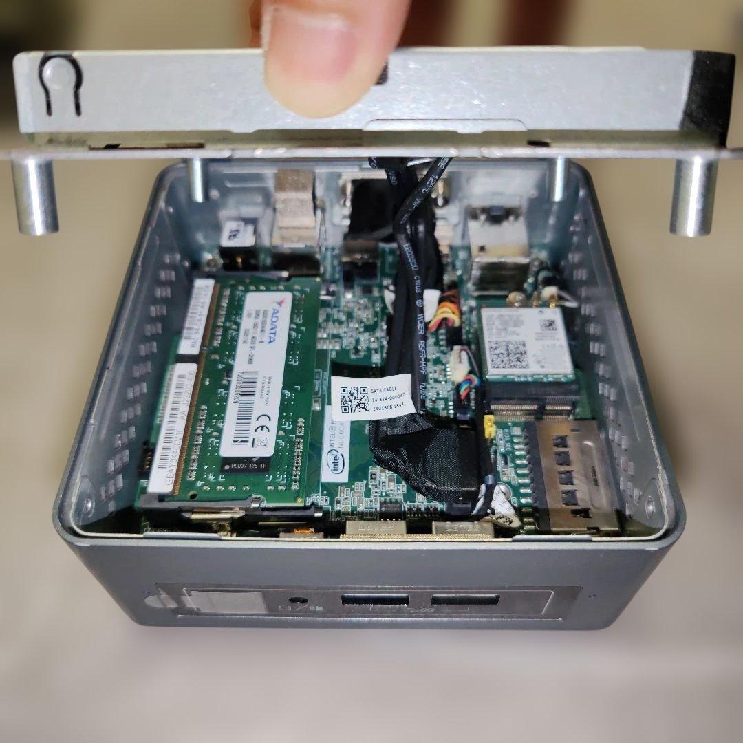 NAS中級者向け Intel NUCを自作NASに