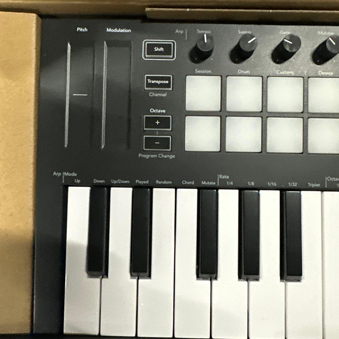 novation LAUNCHKEY MINI MK3 MIDIキーボード