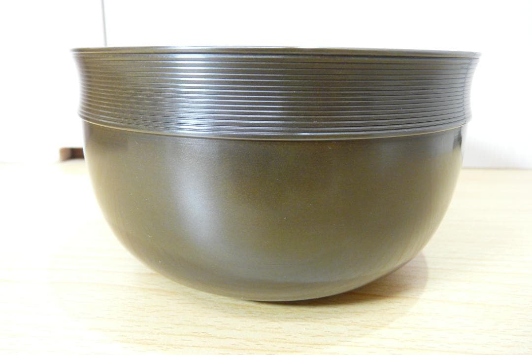 京釜師　十五代 大西清右衛門（浄心） 造　唐銅 糸目建水【千家十職】