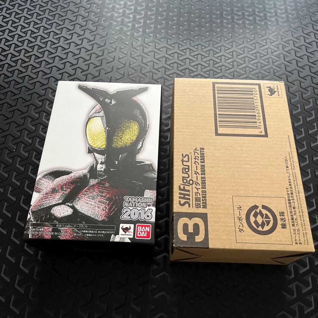 S.H.Figuarts(真骨彫製法) 仮面ライダーダークカブト