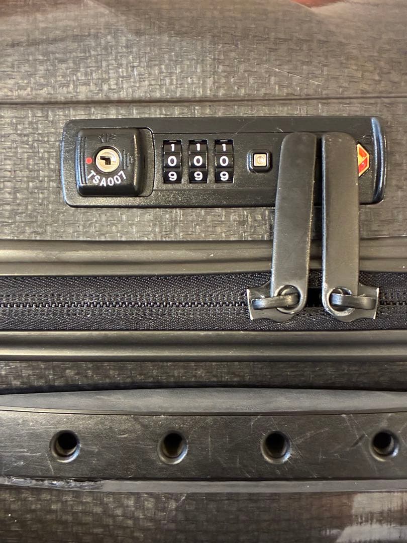 サムソナイト コスモライト 36L 黒 機内持込可