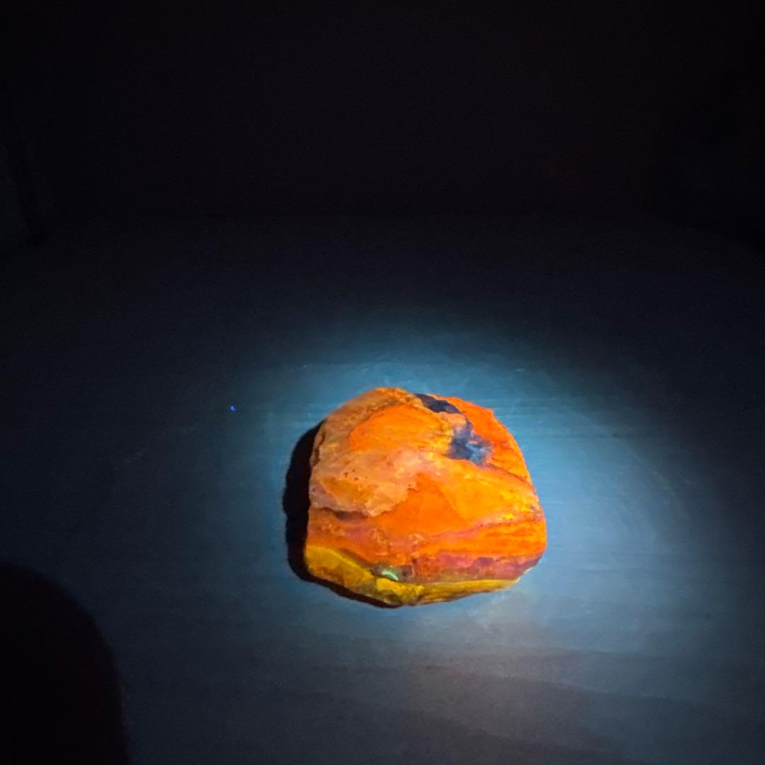 北海道石　然別オパール　蛍光オパール101g