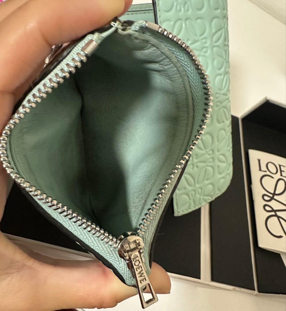 ロエベ　ミントグリーン 二つ折り財布