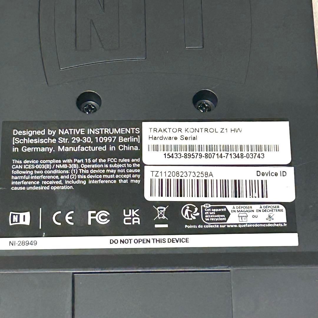【美品】TRAKTOR KONTROL Z1 DJコントローラー AC不要モデル