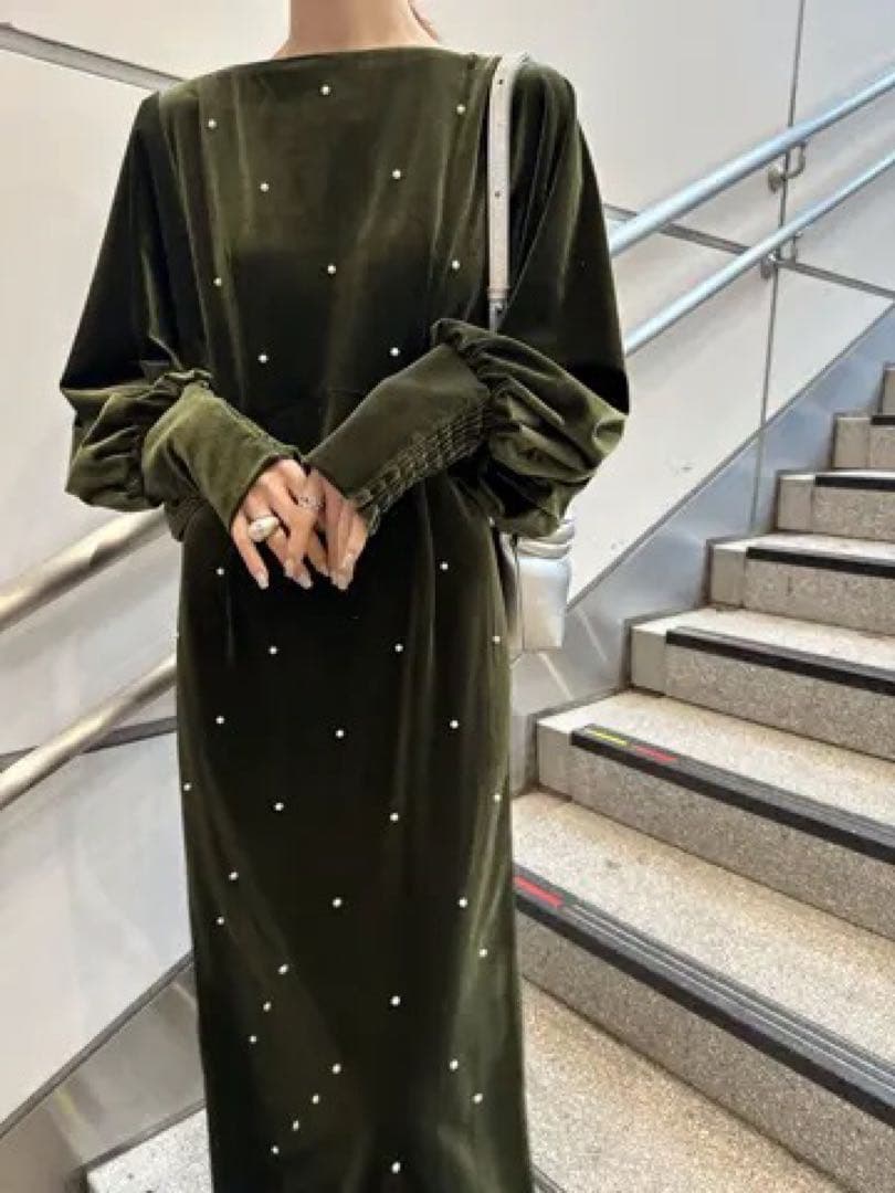 値下げ中!新品タグ付きAmeri BACK OPEN PEARL VELOUR