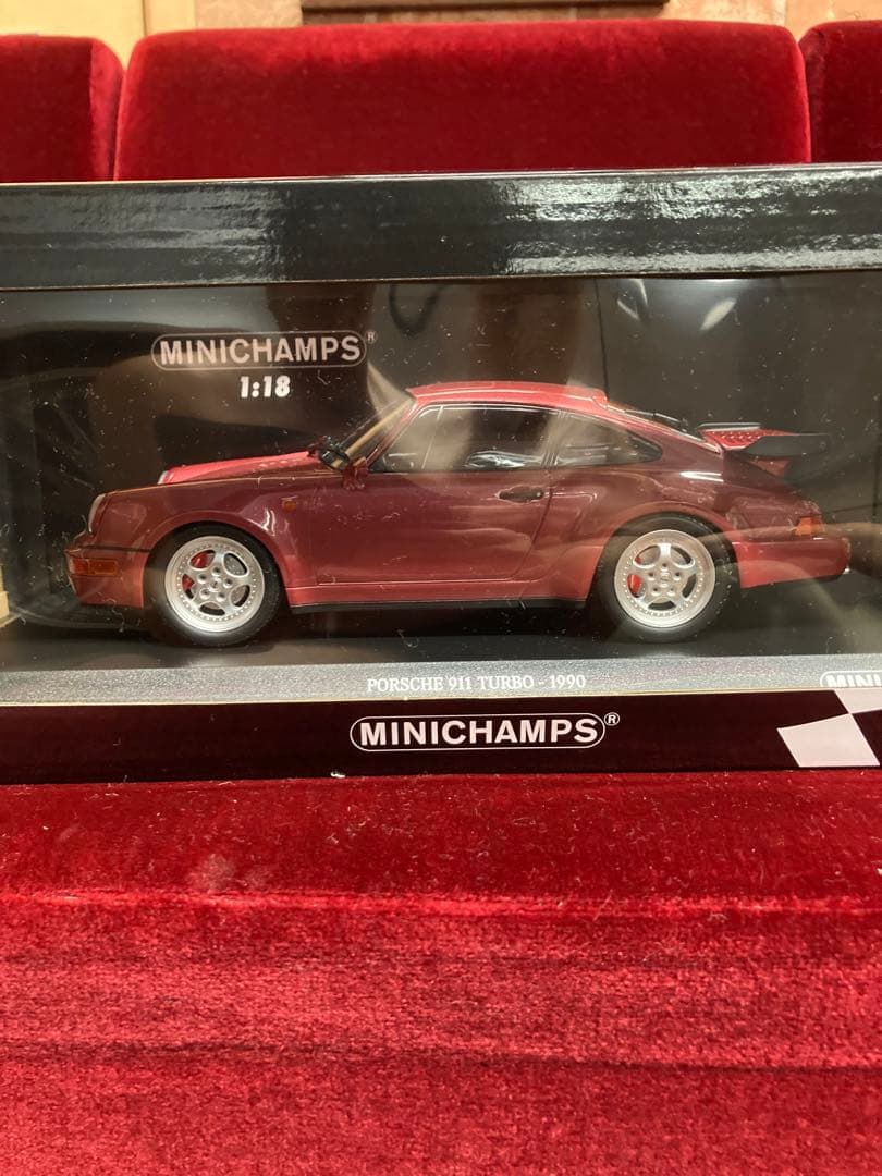 ミニチャンプス　ポルシェ911ターボ　1/18